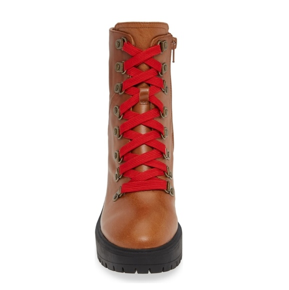 Edgy Steve Madden Red Laced Lugged Sole Booties - Picture 3 of 7